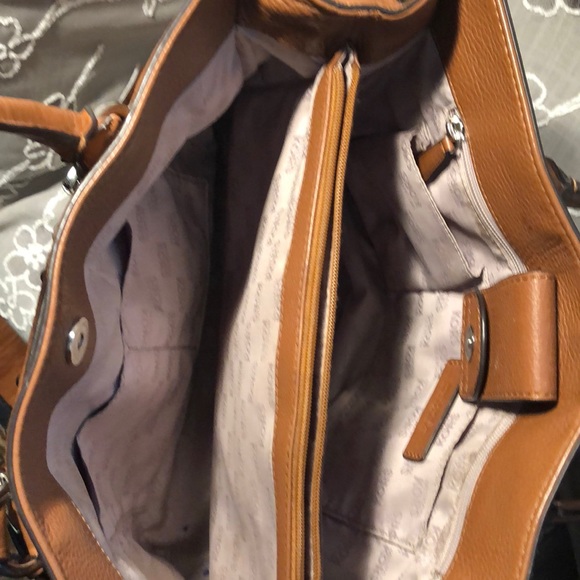 Michael Kors leather bag - Picture 5 of 8